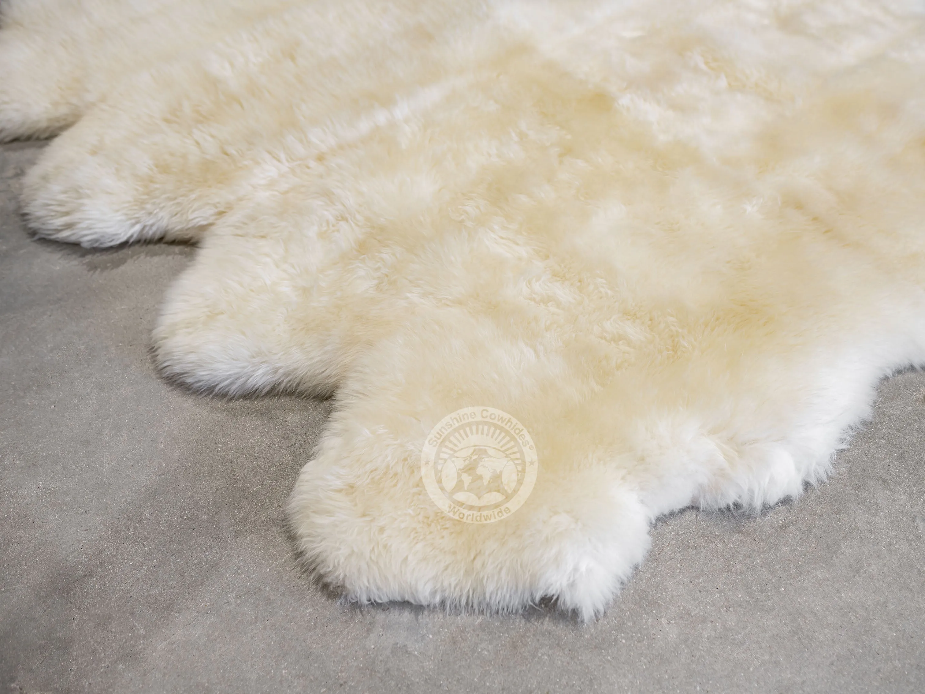 Sheepskin Rug - Natural White - 6x6'